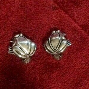 Vintage Silver Tone Frog Clip On Earrings